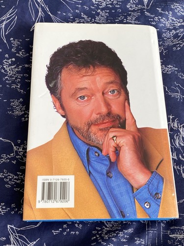 Jeremy Beadle SIGNED Autobiography Watch Out! You've Been Framed Hardback - Picture 4 of 9