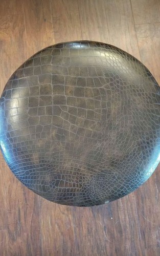 Antique bentwood storage ottoman with Bicentennial motif - Picture 5 of 5