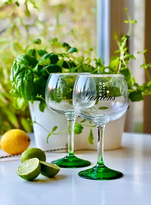 A pair of Large Gordon s London Dry Gin Balloon Glasses 60cl New