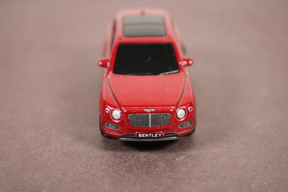 Pintura granate metálica clásica Matchbox '18 Bentley Bentayga LQQK Foto 2 de 4
