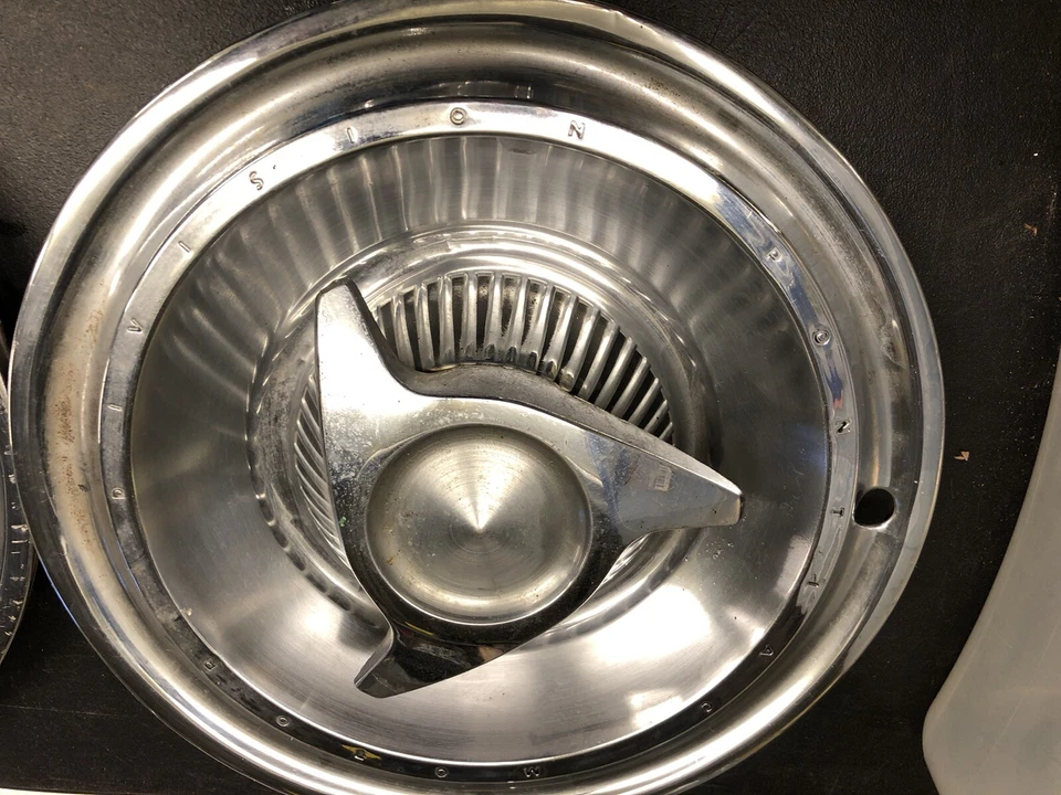 Pontiac Bonneville 5404 Hollander Catalina 1963 tapacubos giratorios 2+2 Venture - 4 Foto 4 de 4