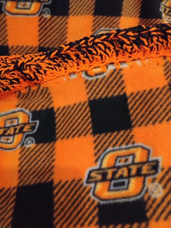 OSU Oklahoma State University Cowboys College Fleece Manta con Volantes Foto 2 de 4