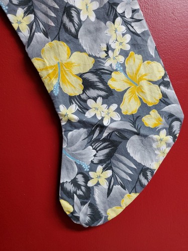 Medias de Navidad Hechas a Mano Hibisco Amarillo 20" Tropical Hawaiano Reciclado - Imagen 8 de 8