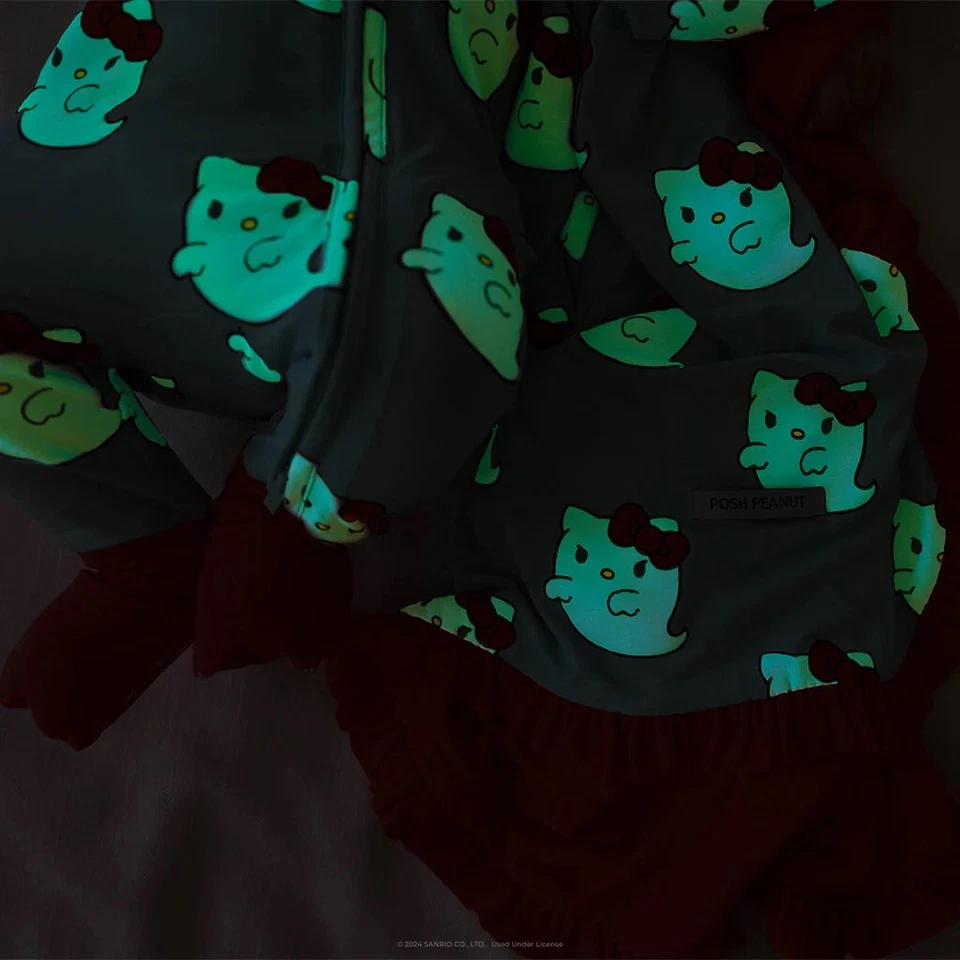 Manta de patoo de lujo con volantes Posh Peanut X Hello Kitty® Ghost - Pedido confirmado Foto 4 de 4