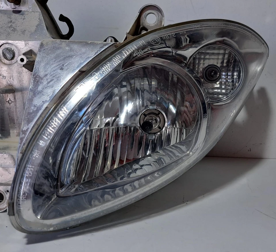 M239M FARO DERECHO / 76739 / 171653 PARA PIAGGIO VESPA X9 X9 125 EVOLUTION - Imagen 2 de 4