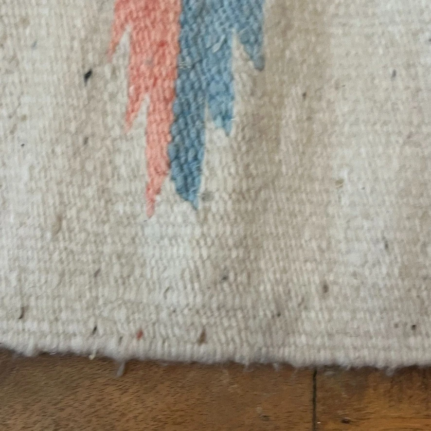 Alfombra vintage hecha a mano 29 x 61" azteca multicolor suroeste Foto 4 de 4