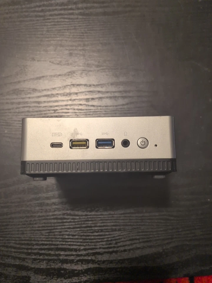 MINISFORUM DeskMini UM700 AMD Ryzen 7 3750H - Image 2 of 4