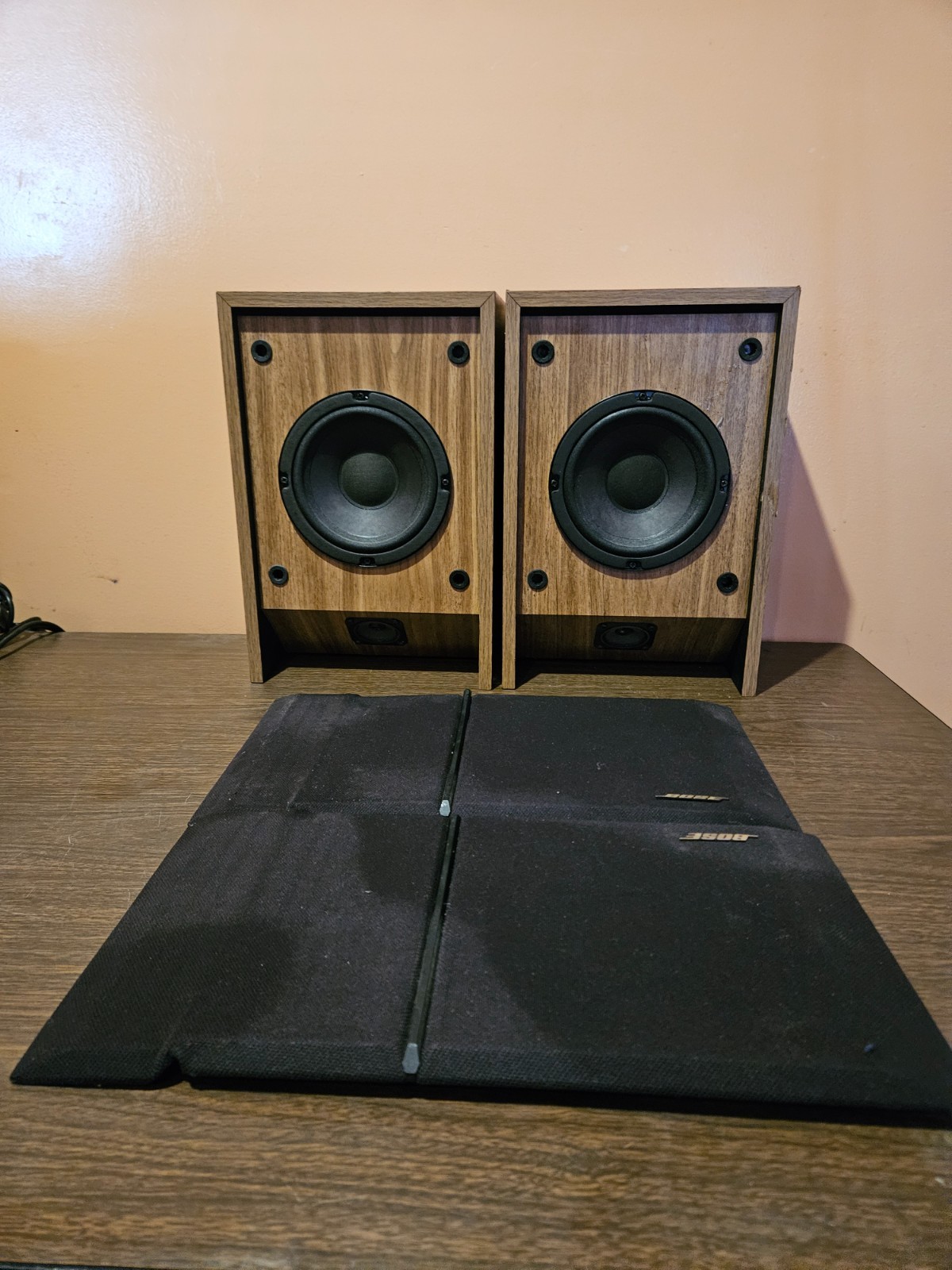 Pair Bose 201 Series III Direct Reflecting Bookshelf Speakers Wood Grain