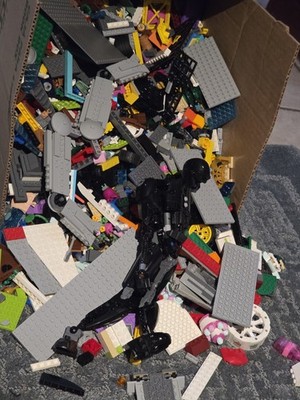 Lego Lot 18 lbs Mixed Star Wars and Misc Pieces  Includes parts Of Lego Sets