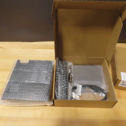 3x New Poly Polycom CCX-400 TEAMS Skype VoIP 2200-49700-019 Latest Firmware  - Picture 8 of 8