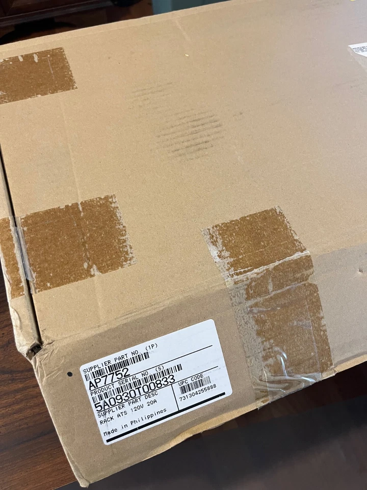 New, open box! APC AP7752 Automatic Transfer Switch Rackmountable - Image 2 of 3