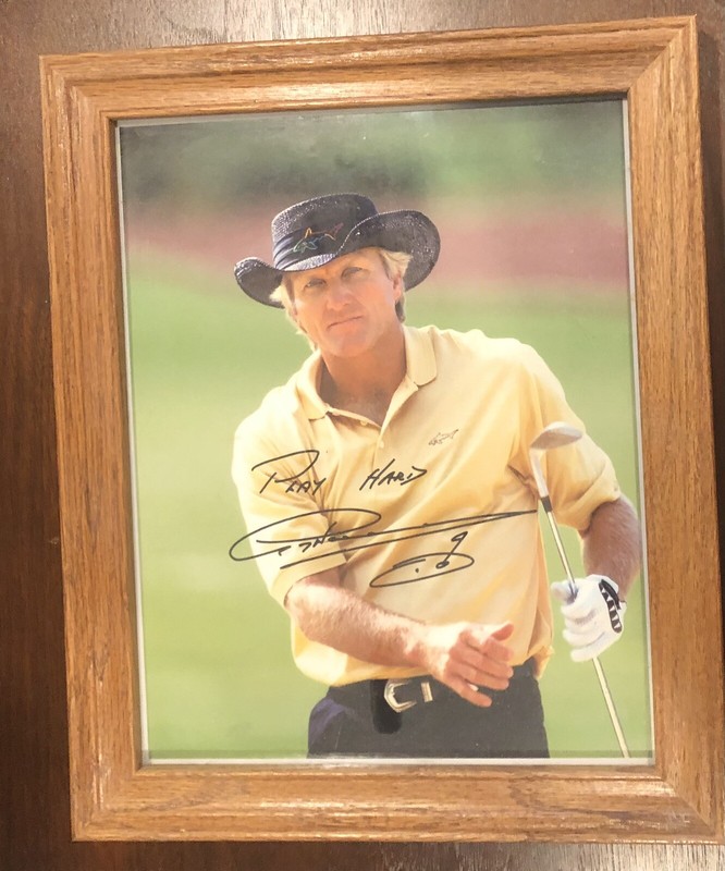 GREG NORMAN 7 1/2 x 9 1/2 COLOR PHOTO W/Signature “Play Hard”
