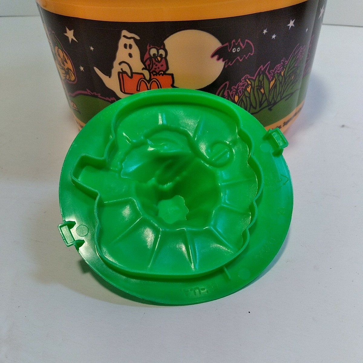 Vintage 1999 McDonald's Halloween Happy Meal Trick Or Treat