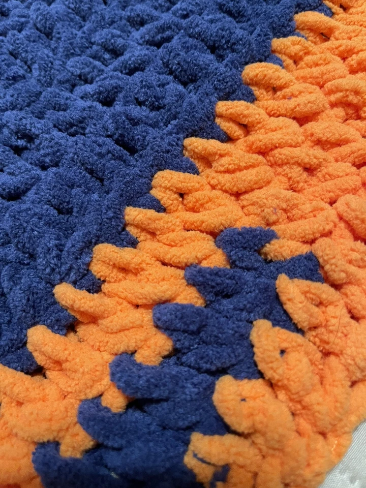 NUEVA Manta Bebé Ganchillo Hecha a Mano Azul/Naranja 30x20 Pulgadas Suave Esponjosa Gruesa Foto 3 de 4