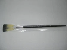 FACE STOCKHOLM FAN DUSTER BRUSH #19 APPLY HIGHLIGHTER, BLUSH, DUST OFF EXCESS