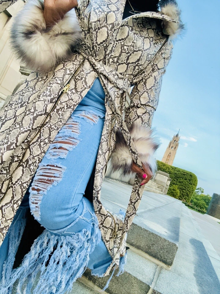 Gabardina con estampado de reptiles con detalles de piel sintética Ombré talla mediana para mujer’s Foto 4 de 4