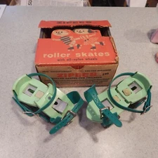 Zipees Roller Skates With Orig. Box -  Manning Manufacturing Corp Chicago - 1956