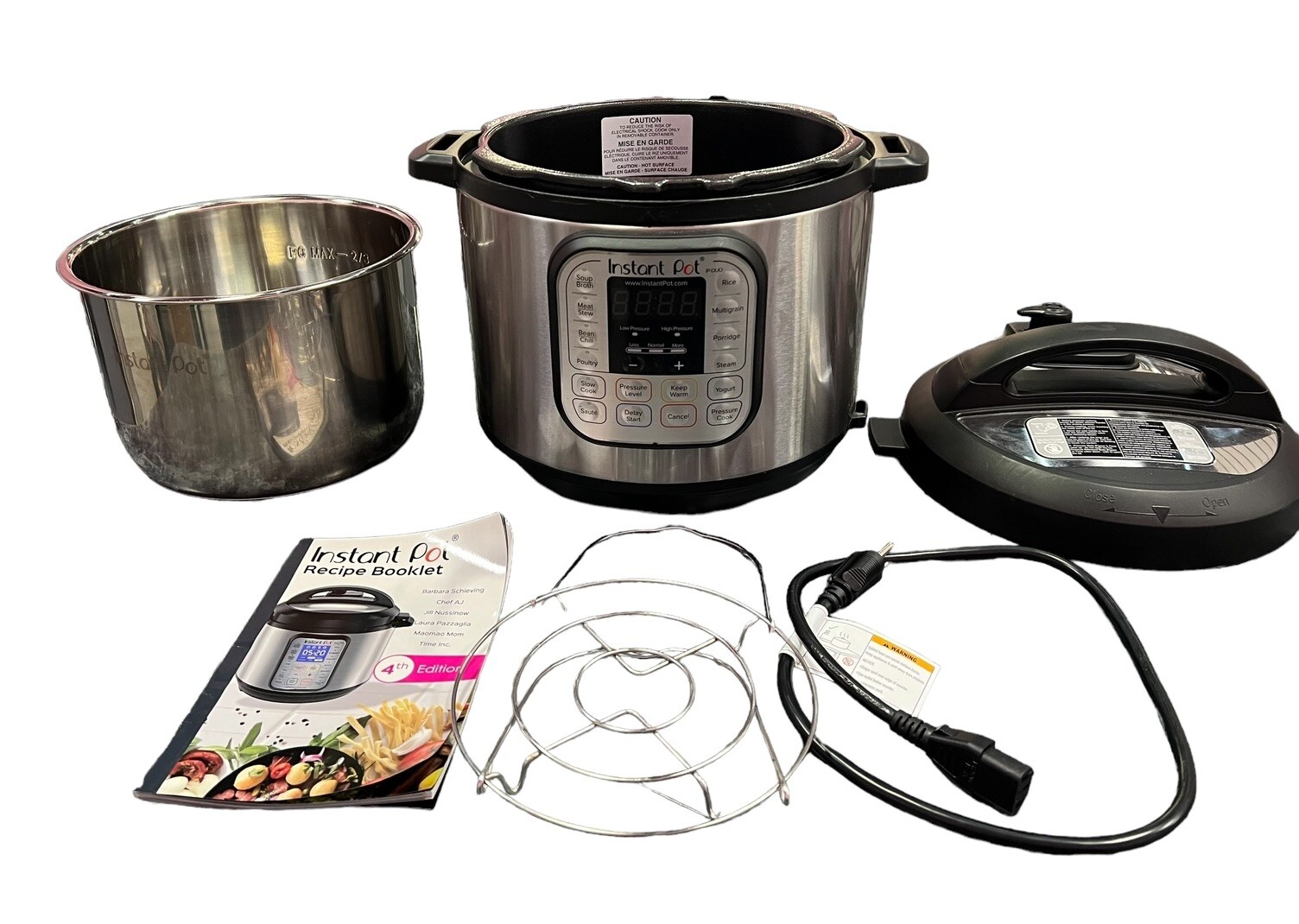 INSTANT POT DUO 6-Quart Pressure Cooker IP-DUO 60 V3 Manual Excellent Condition-image
