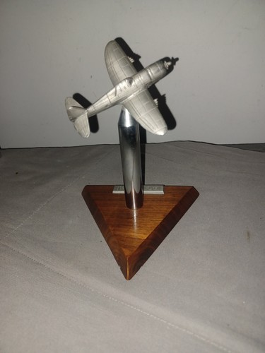 Republic P-47 Thunderbolt Wood Base Pewter Steel Artillery Shell Desktop Model  - Picture 4 of 6