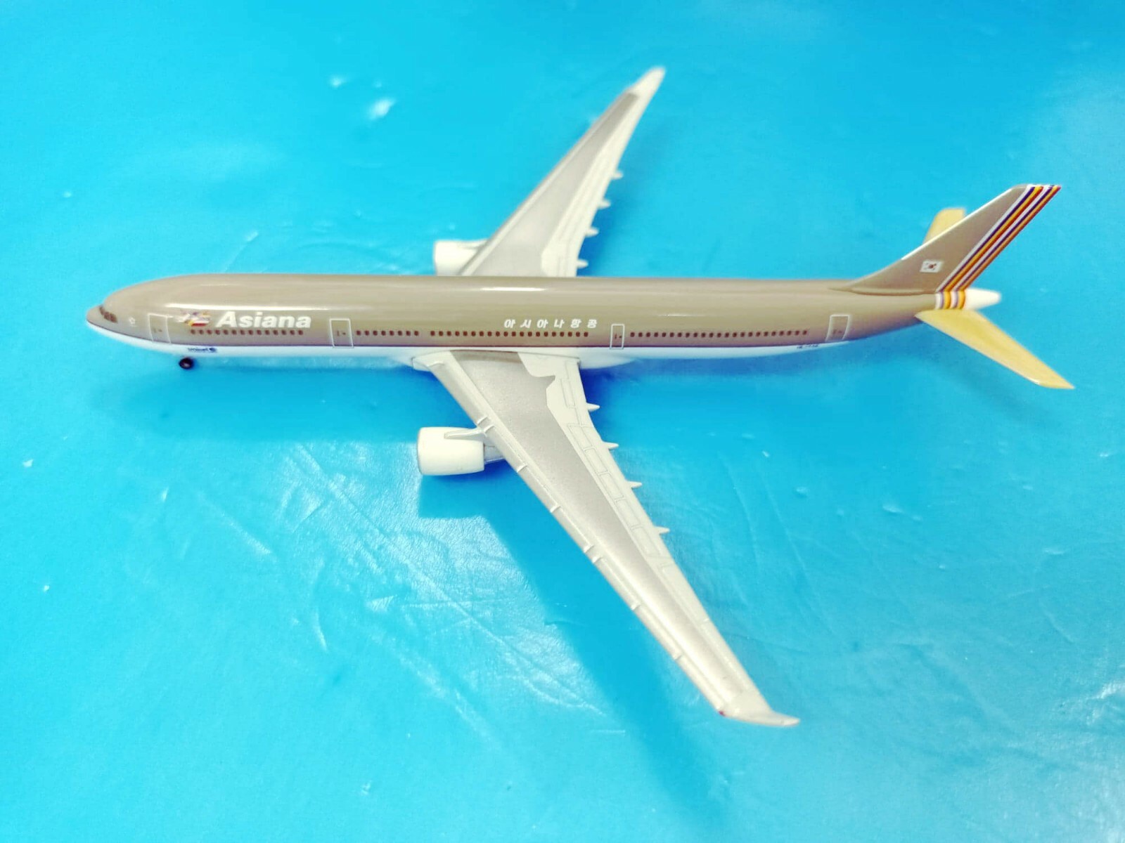 Extremely RARE Herpa Wings SAMPLE 1:500 ASIANA AIRLINES A330-300 HL7736 - MODEL