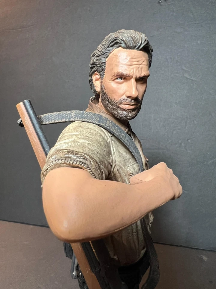 Lot Of 2 Walking Dead McFarlane 10” Deluxe Incomplete DARYL DIXON + RICK GRIMES - Image 4 of 4