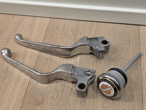 2000-2006 HARLEY-DAVIDSON SOFTAIL Standard FXST OIL TANK BAG DIPSTICK