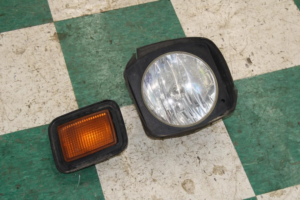 03-09 Hummer H2 Driver Side Left LH Headlight Head Light Lamp W/ Turn Signal WTY - Image 2 of 4