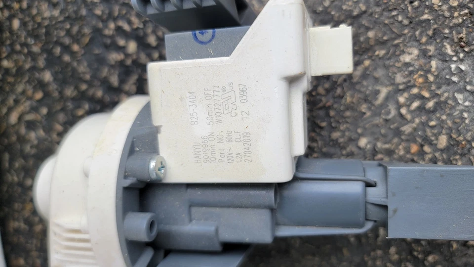 Water Pump For Maytag MVWC565FW1 - Image 3 of 4