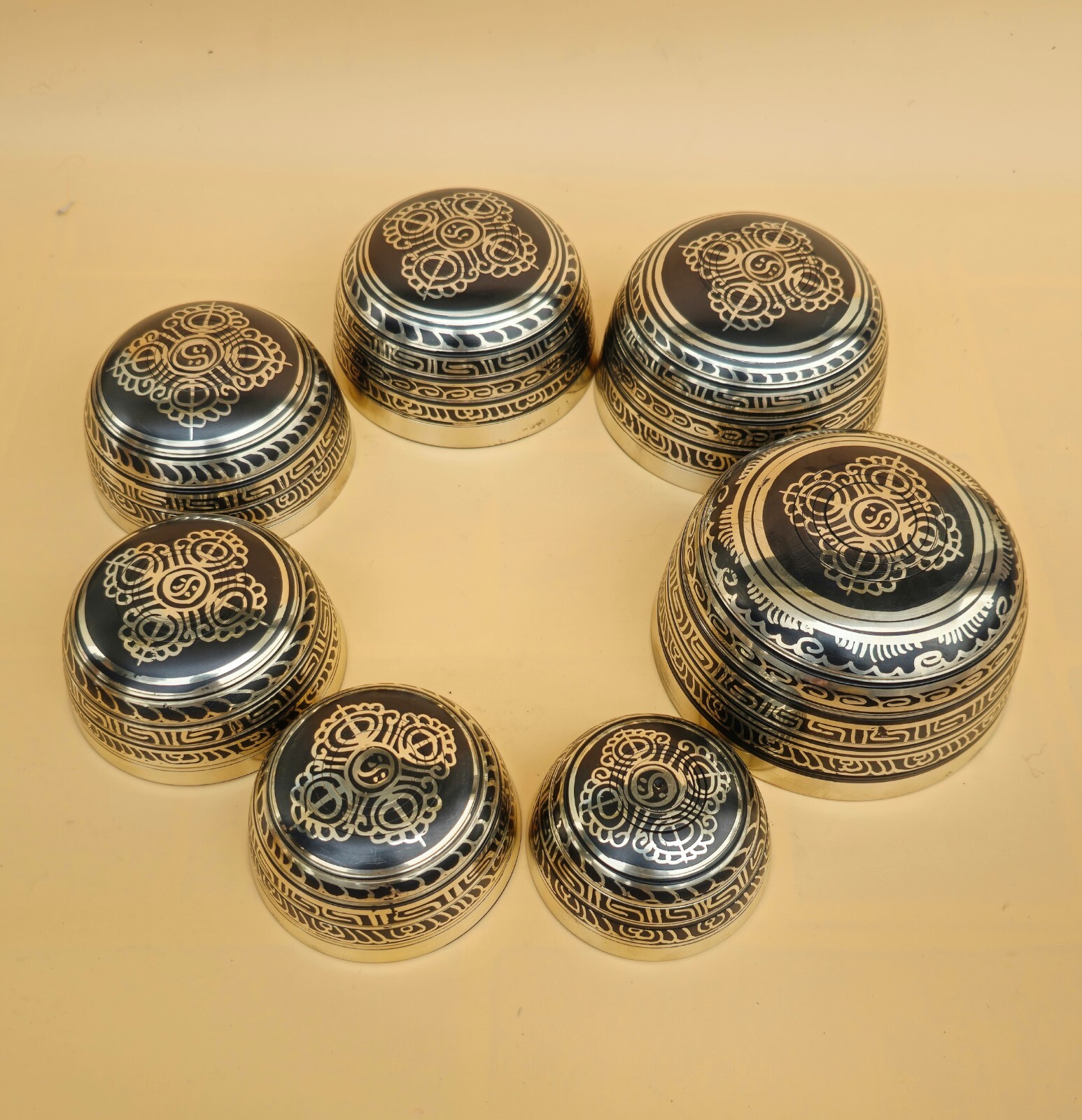 Tibetan chakra set singing bowl-set of seven mantra etched singing bowl ...