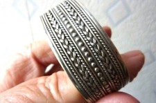 Bracelet ancien en argent massif ouvert
