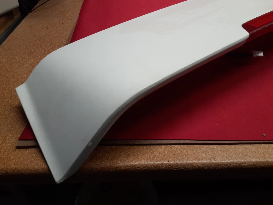 Hyundai Accent Hatchback 2005-2011 - alerón trasero - 87210-1E200 - "Nuevo blanco" Foto 2 de 4