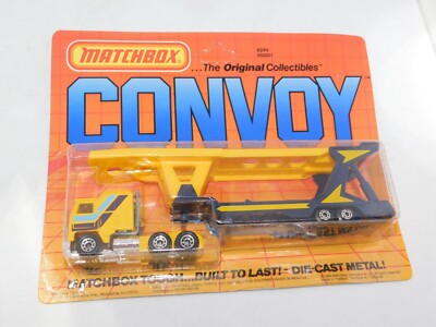 Vintage Matchbox Convoy CY-1 Kenworth Car Transporter Yellow & BLUE UNPUNCHED