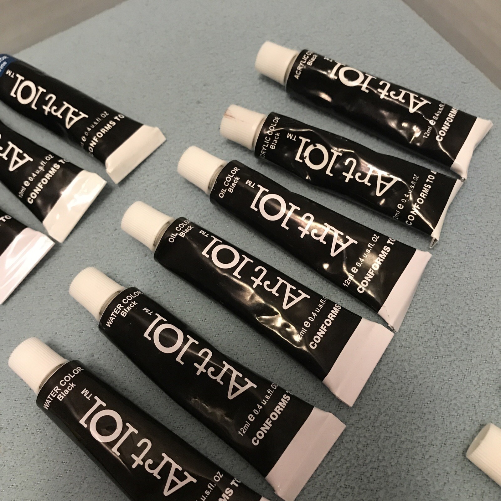 Art 101 Deluxe Artist Set Lot Acrylic, Oil & Water Paints 12ml. Read Details.