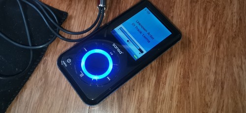 Sansa E250 2GB MP3 Player + Mint Condition - Picture 7 of 17