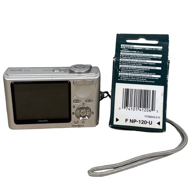 Fuji FinePix F10 Digital Camera w/OEM Battery - Charges - Lens Won