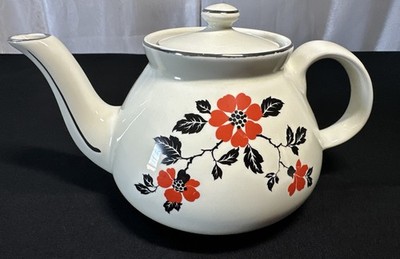 Hall Superior Quality Kitchenware  Red Poppy W/ Lid USA