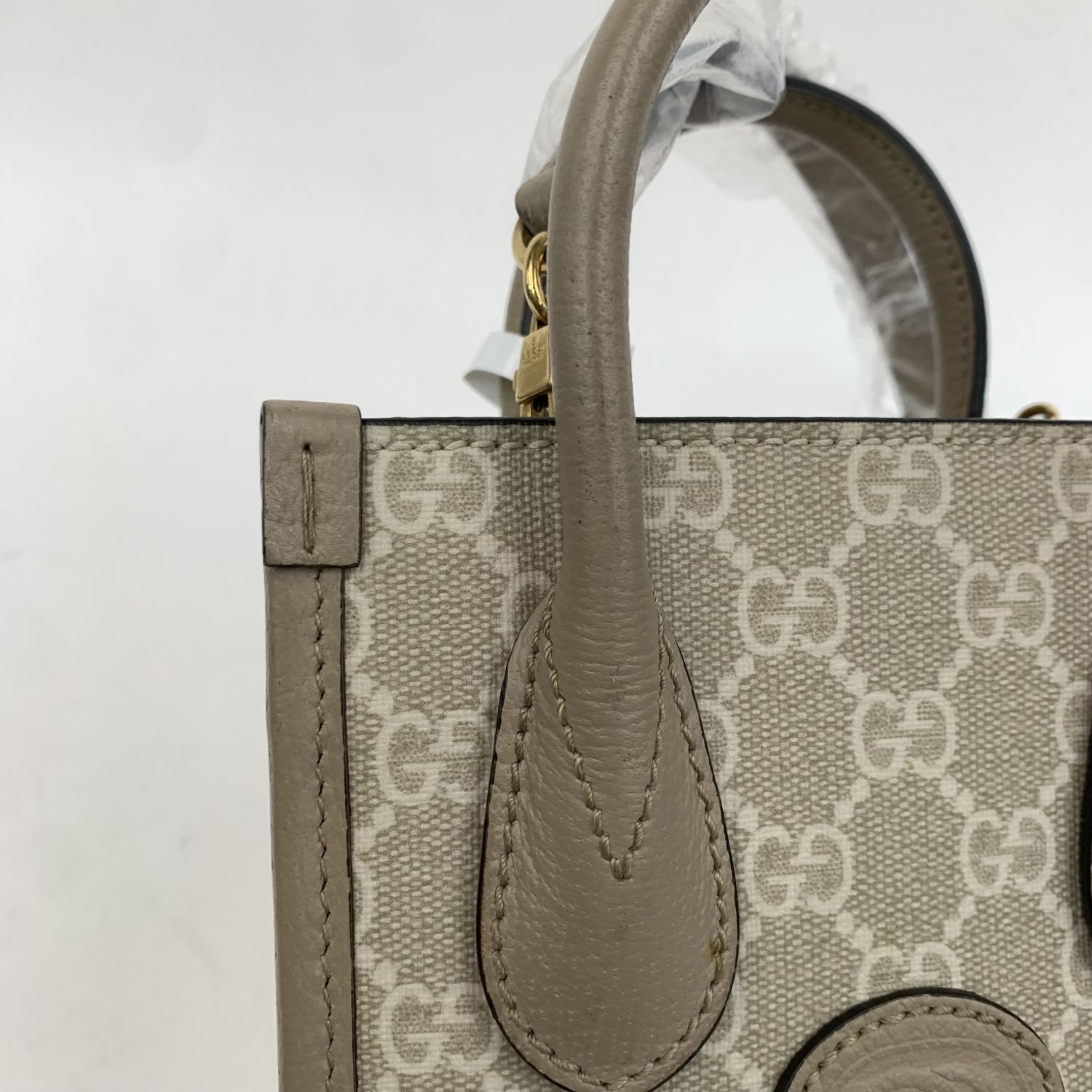 Gucci Interlocking G Patch Tote Canvas Coating GG… - image 9