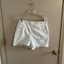 A New Day Women  s White Button Shorts