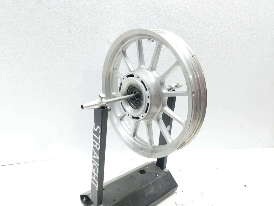 Llanta delantera recta 08 Triumph America 18x2,50 Foto 3 de 4