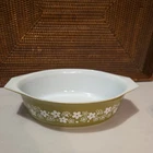 Vintage Pyrex 045 – 2.5 QT Oval Casserole – Spring Blossom Green Daisy 🌼