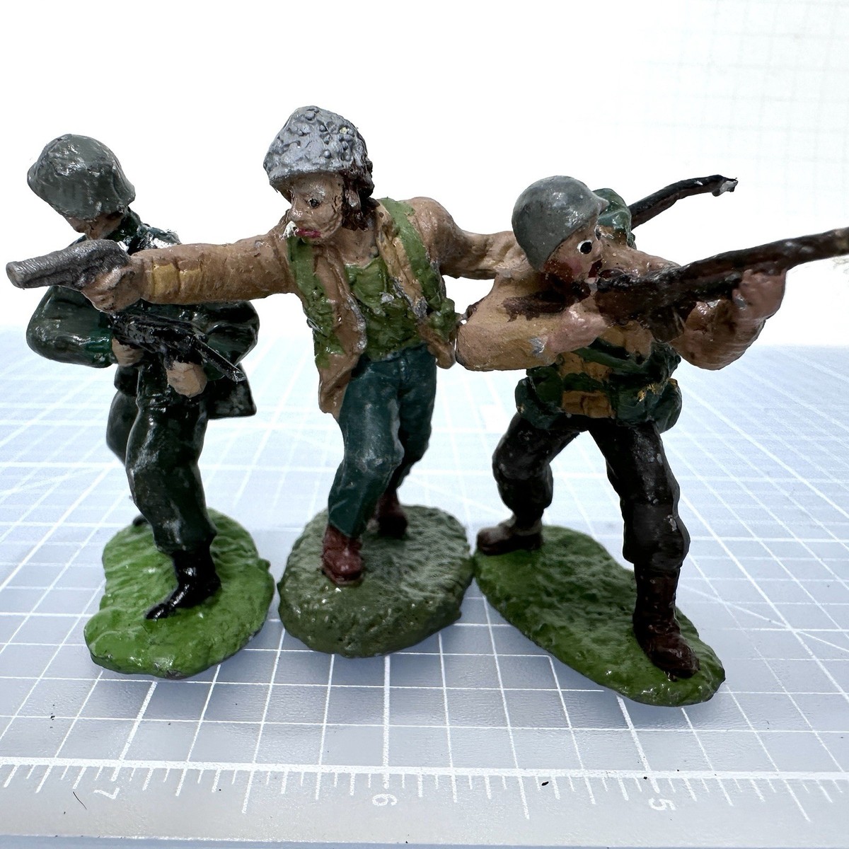 値下げ！マテル ミニカー 32 U.S. ARMY World War 2 German American Toy Soldiers Painted 1/32 Scale