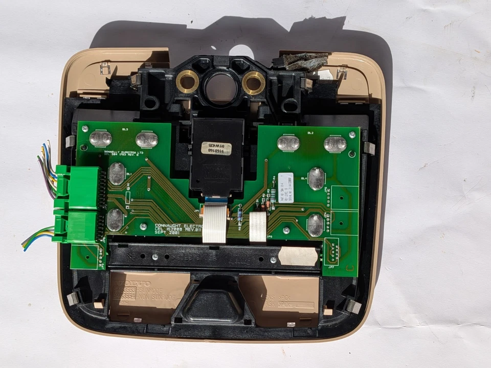 2001 2002 2003 Volvo V70 OEM Front Roof Overhead Dome Light Lamp 5041791 - Image 2 of 4