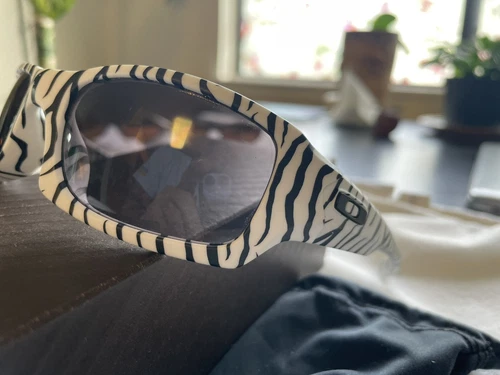 Oakley Fives Cuadrado Blanco Mate Tigre/Gris Cálido - Imagen 3 de 5