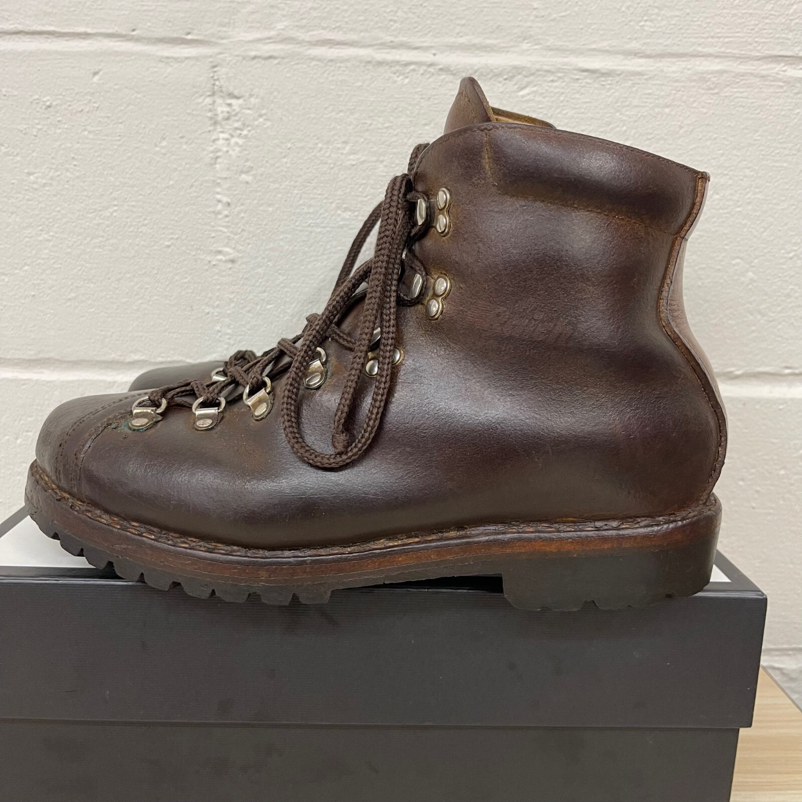 Raichle Mountaineering Brown Hiking Boots Vibram Soles Mens Size 11.5 M