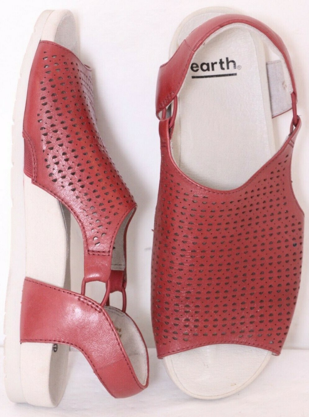 earth laveen sandal