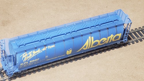 Intermountain HO Alberta (ALPX) CP 59' Cylindrical Grain Hopper Car - Weathered - Picture 9 of 15