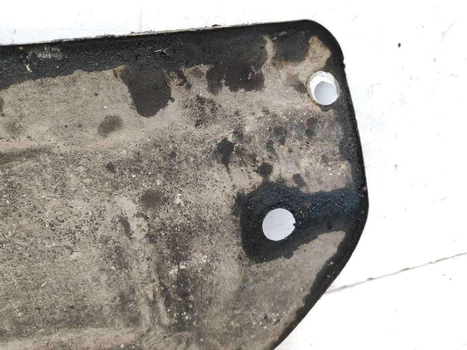 Mazda B series B2200 diésel UF 1989 protección de bajos protección de bajos motor Foto 2 de 4