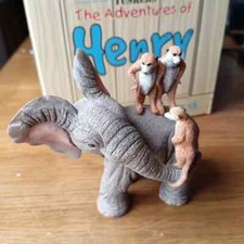 Tuskers Henry “Paka Meercats – Ele-vator” Figurine – No. 90876 – Boxed – 2001