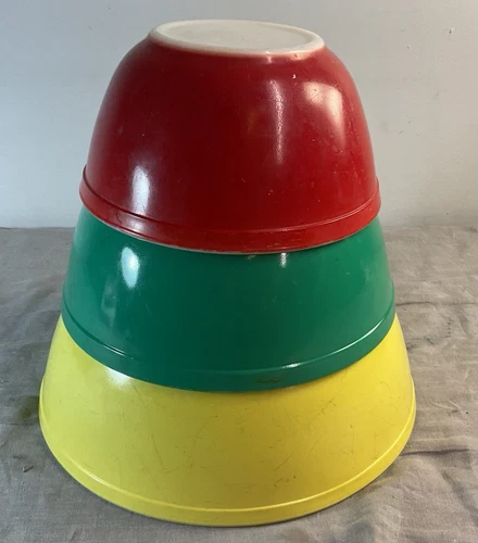 VTG Pyrex Primary Colors Mixing Bowls Set of 3 Yellow 404, Green 403, Red 402