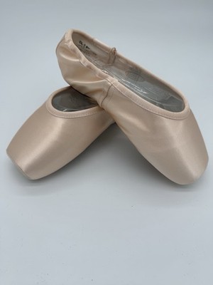 Gaynor Minden Classic Fit Pointe Shoes 7.5 W 4 Box Hard Shank deep